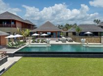 Villa Bayu Gita - Beach Front, Pool und Garten